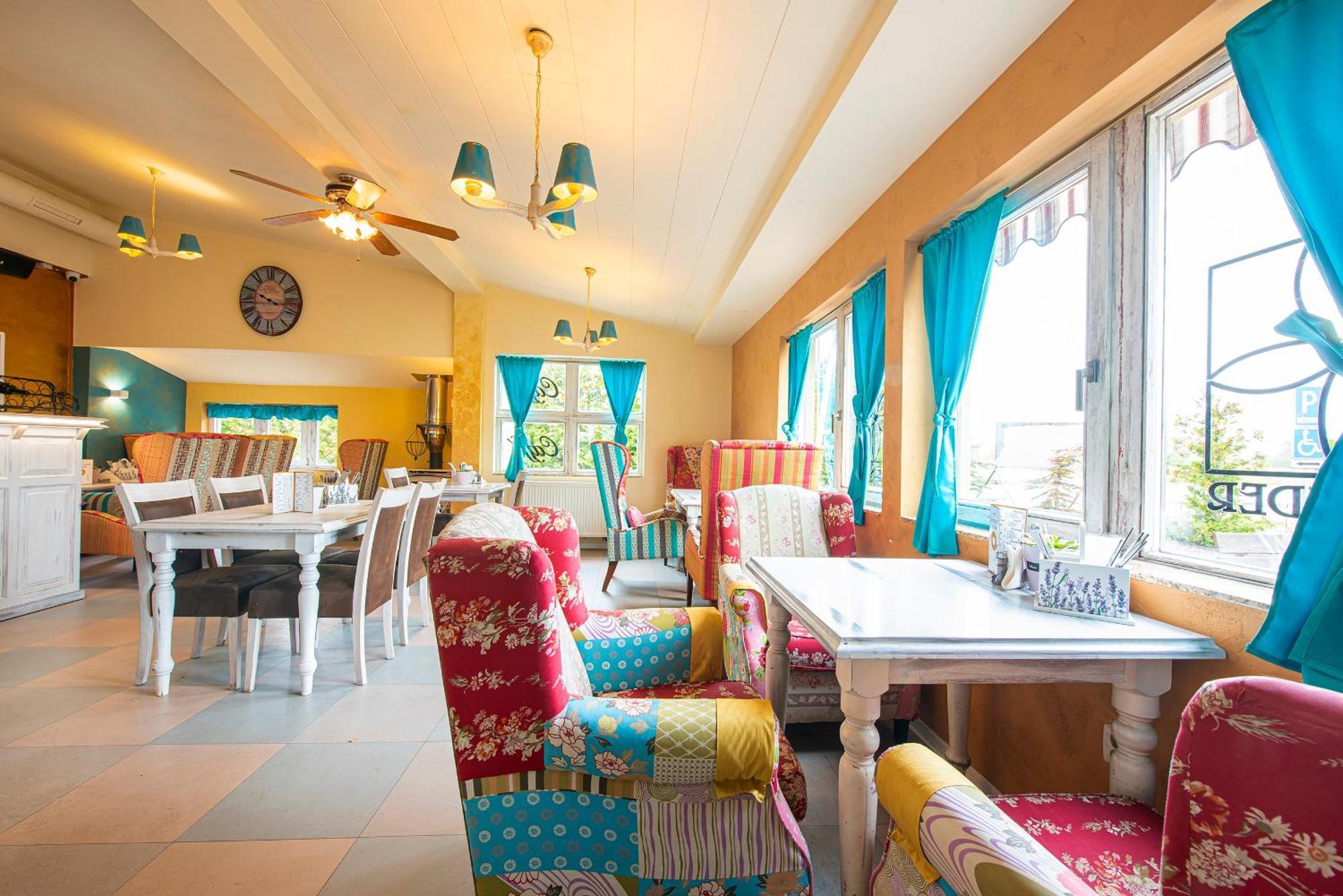 Penzion A Restauracia Lavender Motel Poprad Exterior foto